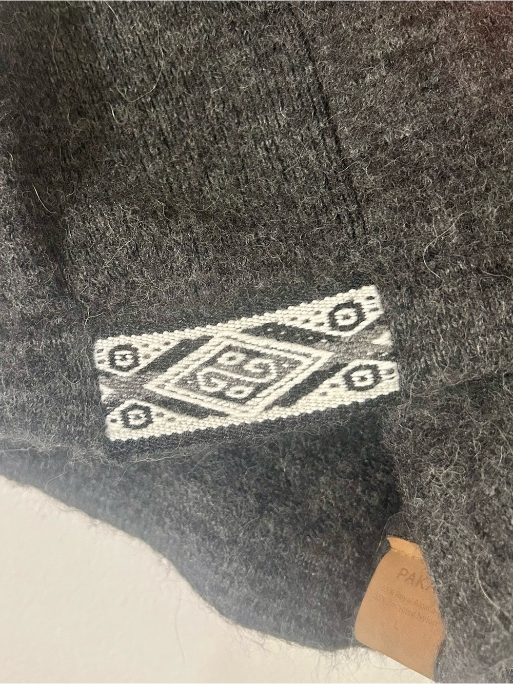 Paka Women’s Handmade Alpaca Hooded Pullover Sweater, Charcoal Gray Medium/Large - Picture 6 of 16